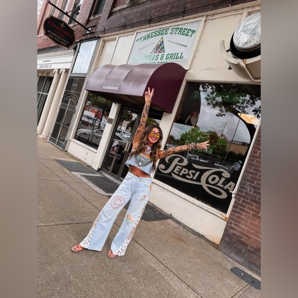 Meet your Posher, Jessica - Picture 4 of 16